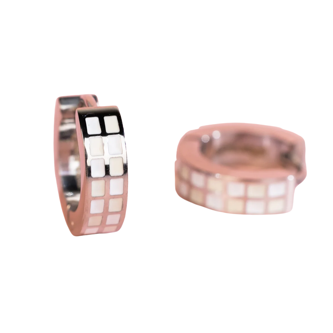 Silver Cream Checkered Huggies