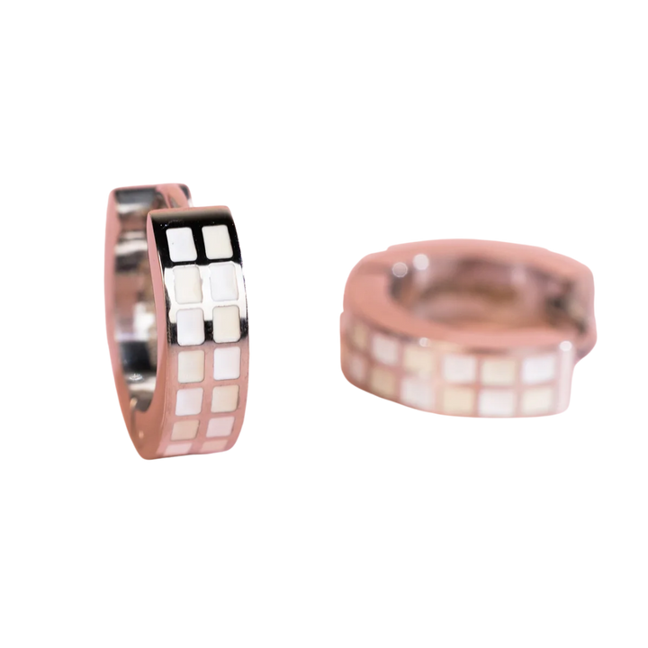 Silver Cream Checkered Huggies