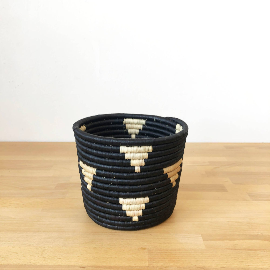 Mwamira Basket Planter