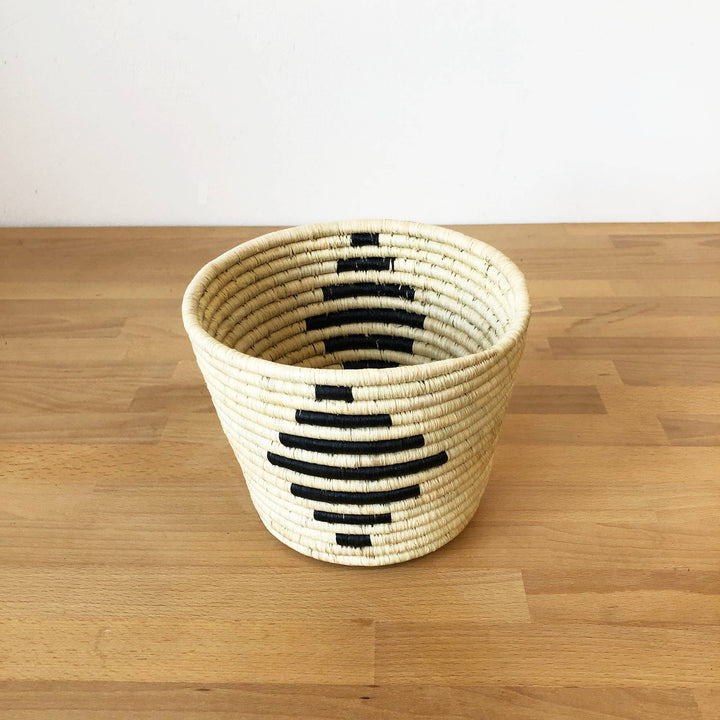Nsyo Basket Planter