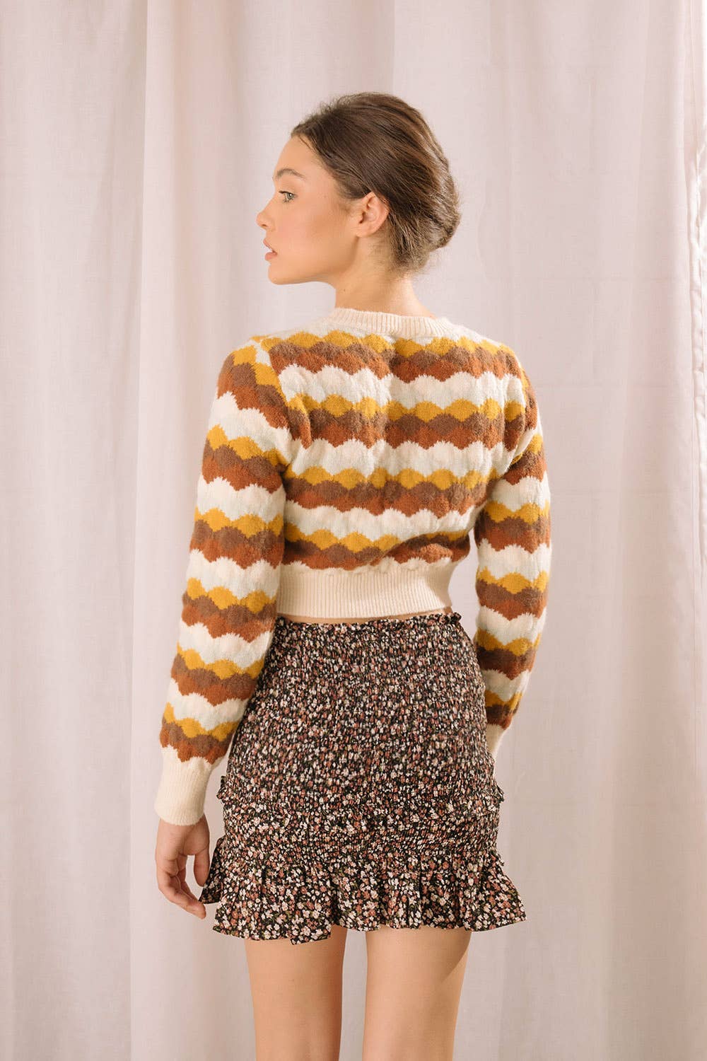 Wavy Nude Color Block Print Pullover Sweater