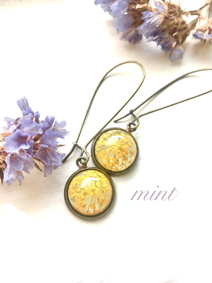 Queen Anne's Lace Small Resin Drop Earrings