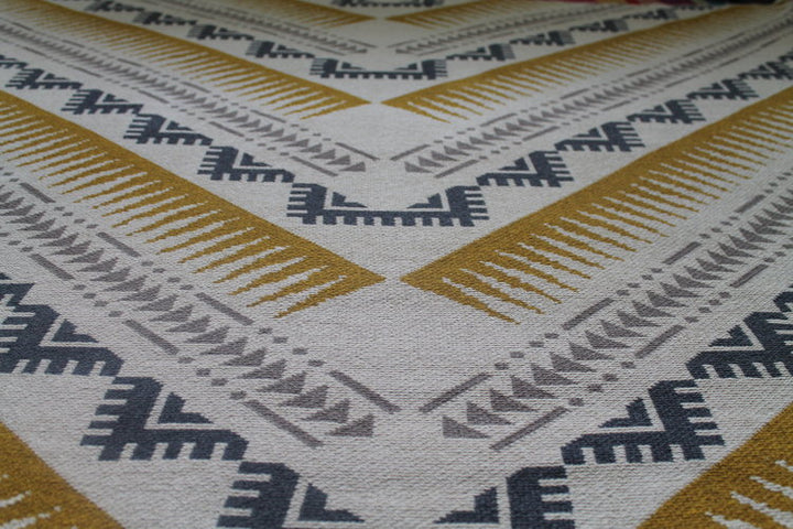 Phoenix Linen/Gold/Mushroom/Pewter Throw