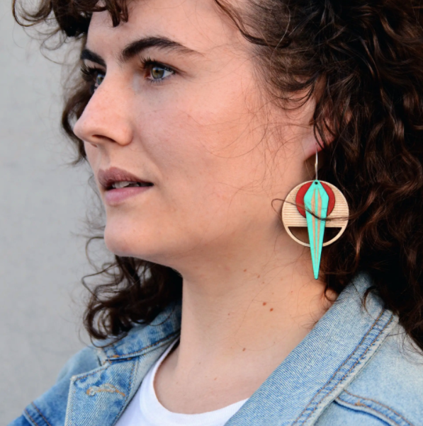 La Naja Earrings in Red